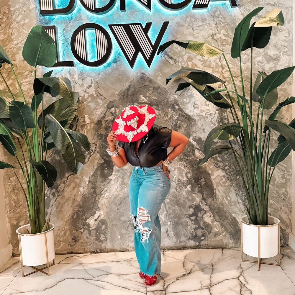 Meet your Posher, Raine